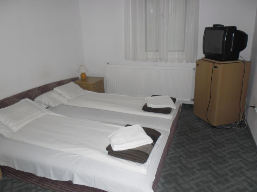 Sebesviz Panzio Bed & Breakfast Repashuta Room photo